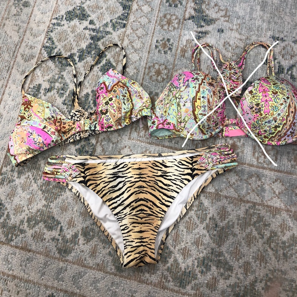 Victoria’s Secret bikini